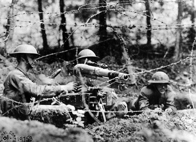 Amerikāņi uzstāda franču 37mm... Autors: Lestets 1. pasaules kara ieroči un tehnoloģijas | 1. daļa