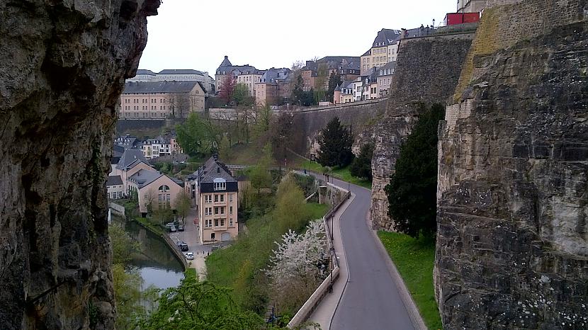 Autors: turistsr@speles Neliels ieskats Luksemburgā