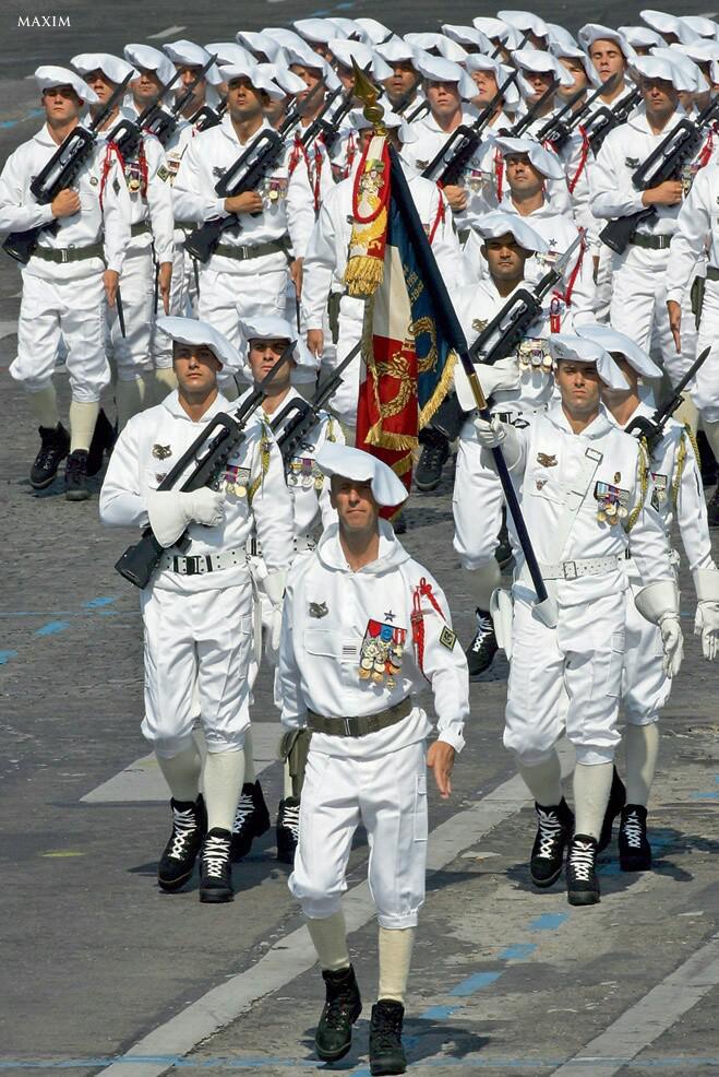 Franču kalnu strēlnieki balti... Autors: GargantijA Vīrieši uniformās – Es ģībstu!