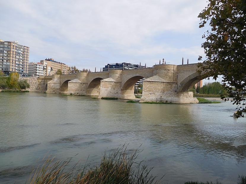 Puente de Piedra Akmens tilts... Autors: turistsr@speles Saragosa, Aragona, Spānija