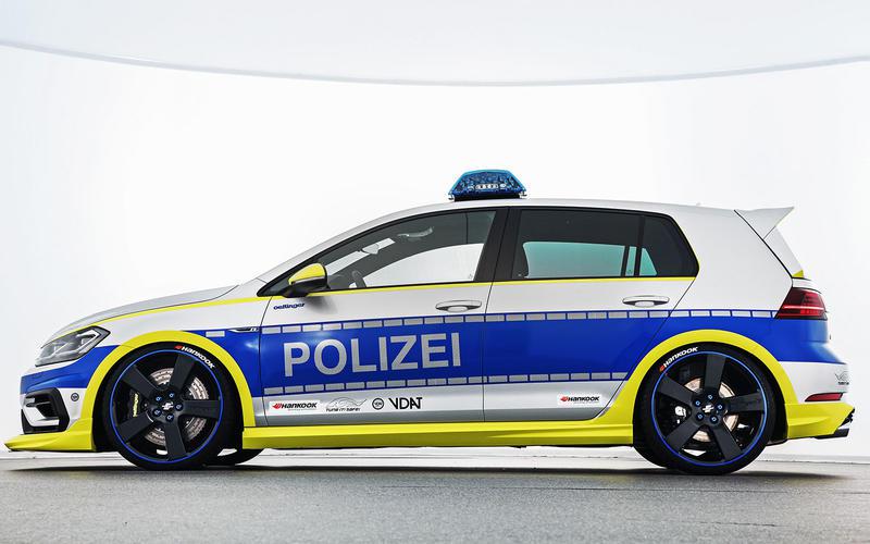 VW Golf R Vācija2017 gada... Autors: Charged 40 Interesantākie policijas auto pasaulē.