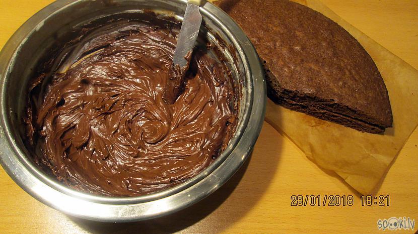 Tā kā kūkas kārta diezgan... Autors: rasiks Zviedru šokolādes kūka manā izpildījumā