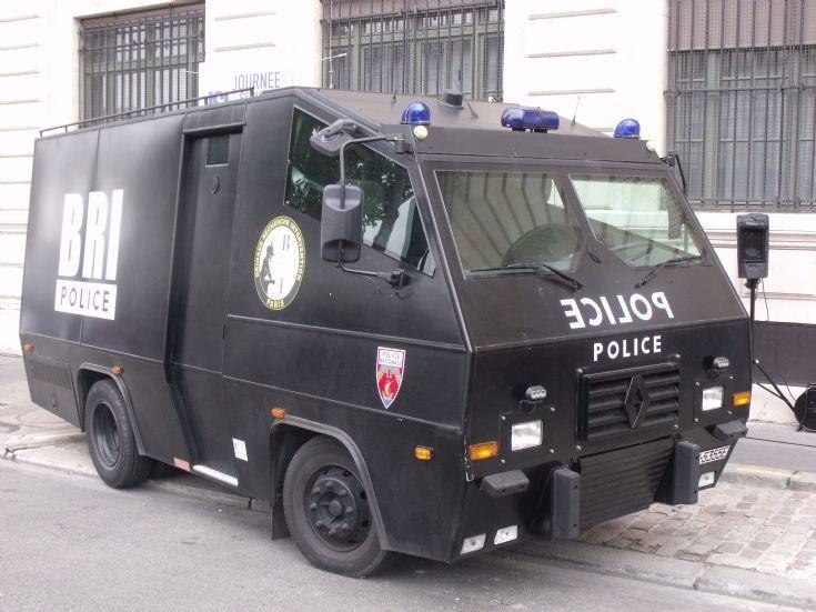 Renault BRIArī Francijai ir... Autors: Bauskas Motormuzejs Neparasti policijas pārvietošanās līdzekļi pasaulē. (2. daļa)
