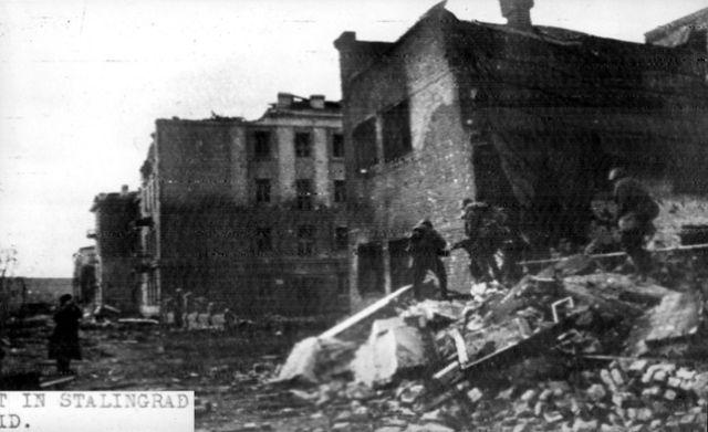 Kaujas pilsētas ielās 1942 g... Autors: Lestets Kara šausmas: kauja par Staļiningradu 1942-1943. g.
