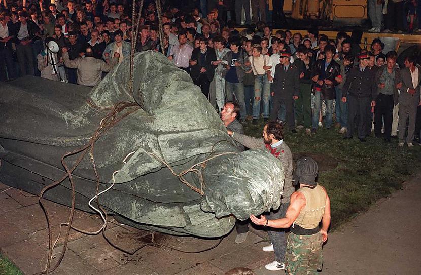 Deržinska statujas... Autors: Lestets PSRS sabrukums vēl neredzētās bildēs