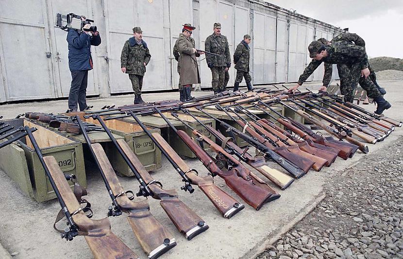 Lietuviescaroniem konfiscētie... Autors: Lestets PSRS sabrukums vēl neredzētās bildēs