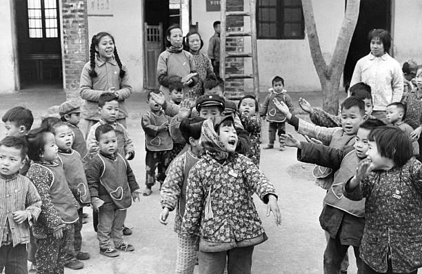 Visu 1958gada vasaru Ķīnā... Autors: Testu vecis Kā komunists Mao nogalināja 18-40 miljonus ķīniešu
