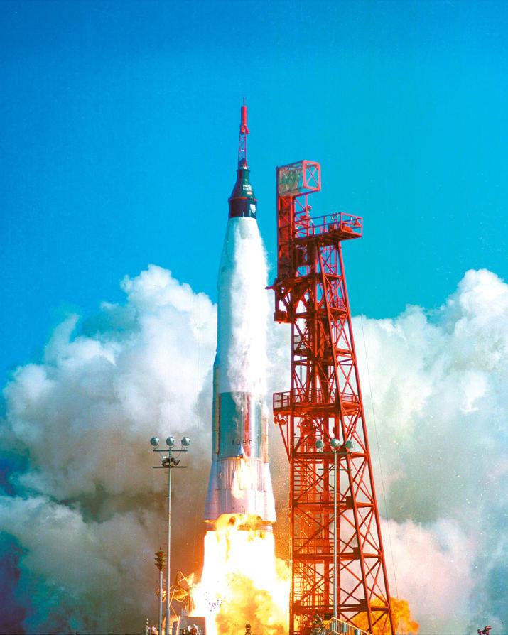 RaķetesnbspFriendship7 starts... Autors: Lestets NASA agrīnās dienas retā fotogrāfiju kolekcijā