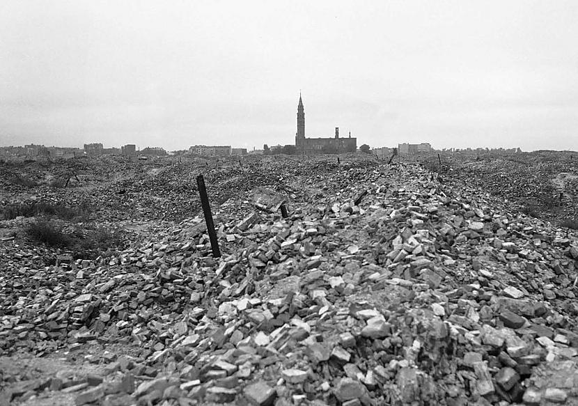 Varscaronavas gheto drupasko... Autors: Altenzo Holokausts bildēs