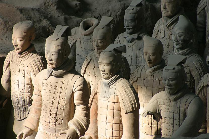 Foto PixabayKaravīru zobeni... Autors: Lestets Kāpēc pirmais Ķīnas imperators uzbūvēja un apraka 7000 lielu terakotas armiju?