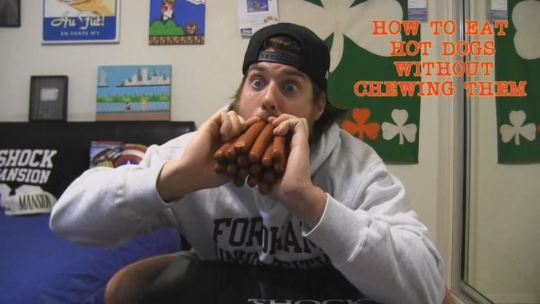 Ēdot hot dogusTas nevarētu būt... Autors: Altenzo Dīvaini veidi, kā mirst cilvēki