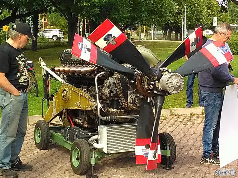 Laikam izkritis no kāda veca... Autors: ChupaCabrass Mora. Zviedrija. Veco motoru festiņš.