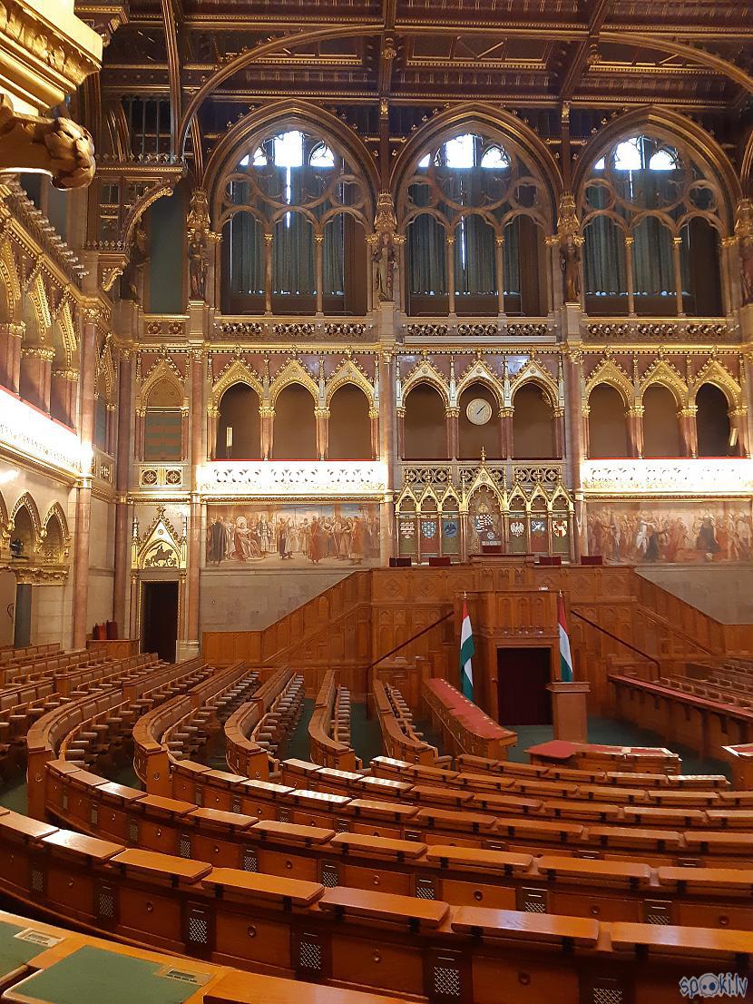Nacionalās asamblejas zāle... Autors: Juris1604 Ceļojuma piezīmes. Ungārijas parlaments.