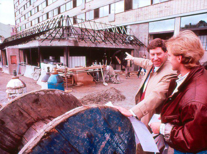 Būvniecības laikā tas bija... Autors: ĶerCiet Vēsturiski foto: Pirmais maķītis PSRS un astoņas stundas rindā pēc burgera