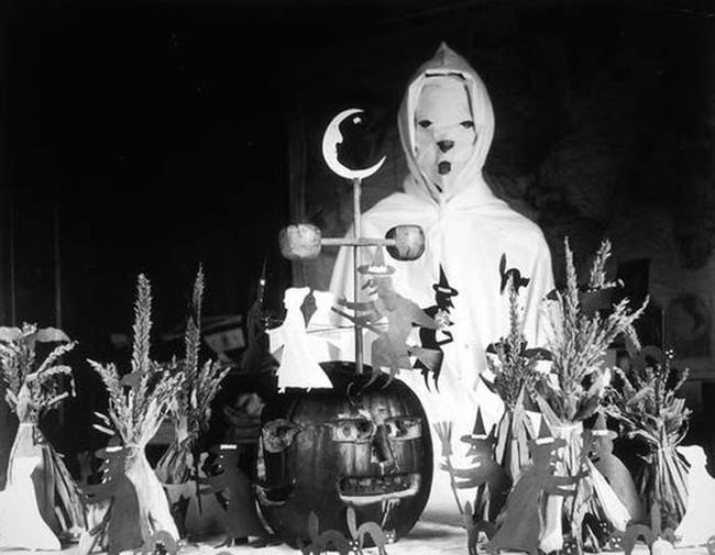 Helovīns tas bija... Autors: Lestets Laikam dīvainākās vēsturiskās fotogrāfijas, kas ir uzņemtas