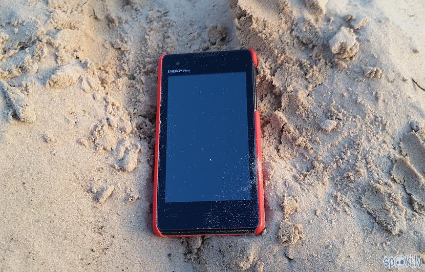 Atrasts viens telefons ... Autors: pyrathe Atradumi pludmalē ar metāla detektoru 2018 (sezonas noslēgums)