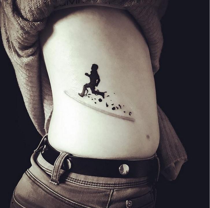 Tetovētājs ar izdomu Autors: The Diāna 20 brīnišķīgi tetovējumi, kuri piesedz ķermeņa nepilnības un rētas