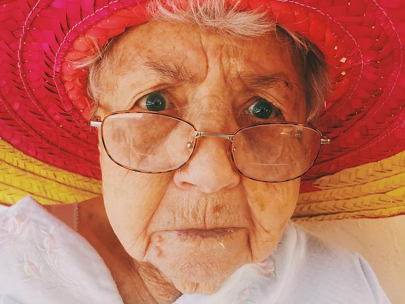 10 Mana vecmāmiņa dzīvo pie... Autors: The Diāna 15 forši stāsti par omītēm