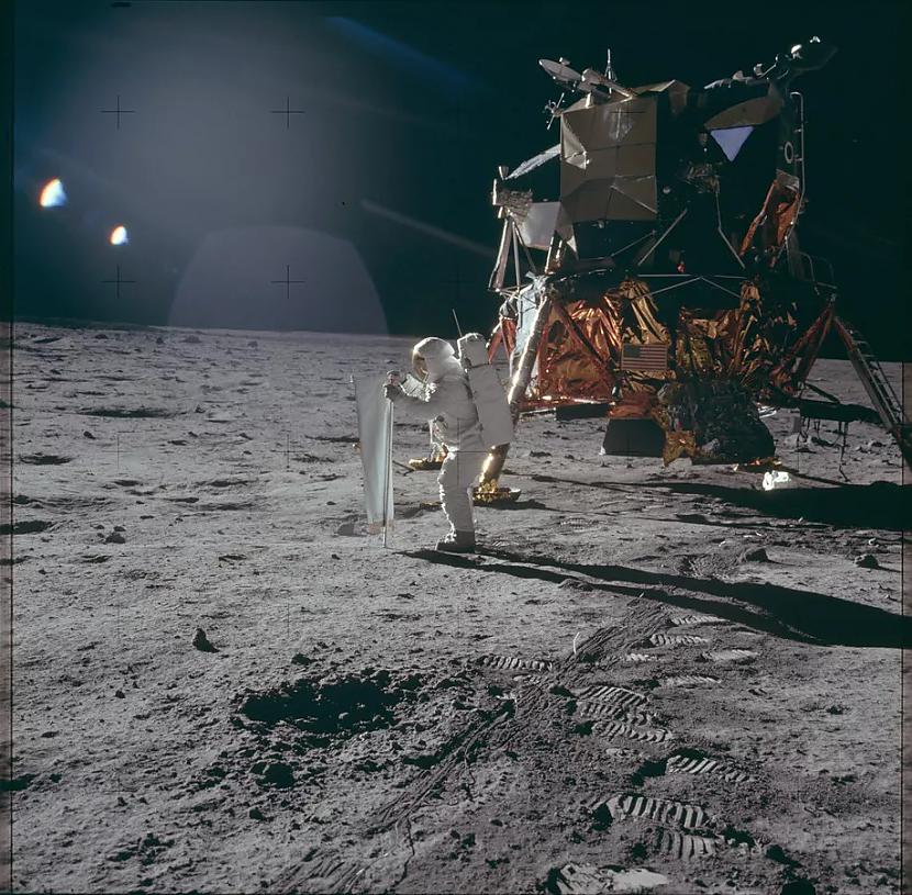 Viss ir ļoti vienkārscaroni... Autors: Lestets Astronauti atstāja uz Mēness savus izkārnījumus, un zinātniekiem tagad tos vajag