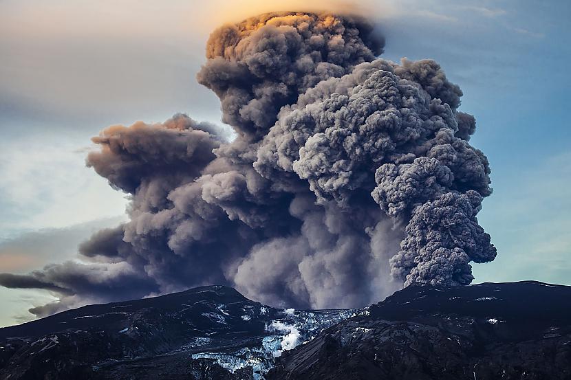 2010 gadā Īslandes vulkāna... Autors: matilde Traģiski notikumi, kurus cilvēki gadu laikā ir piedzīvojuši 15. aprīlī