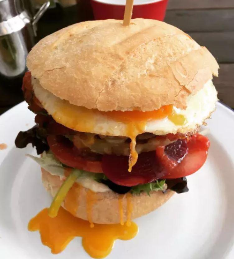 Burgers ar ceptu oluMan jau... Autors: Lestets 18 lietas, kas ir normālas Austrālijā, bet dīvainas pārējā pasaulē