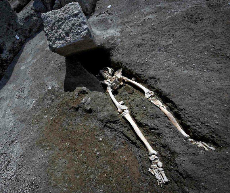 Iespaidīgs fotoattēls vai ne... Autors: nikrider Кā patiesībā nomira "nabaga cilvēks" no Pompejiem?!