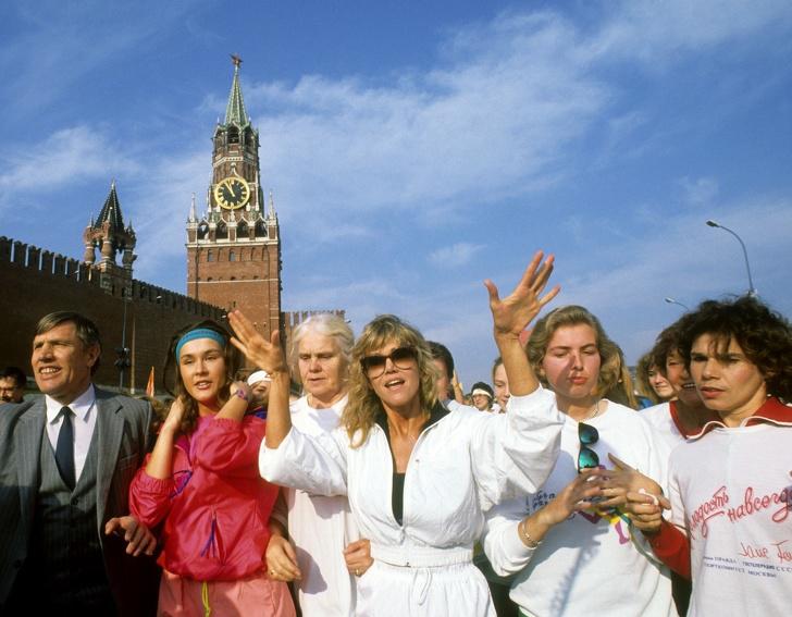 Džeina Fonda propagandējot... Autors: Lestets Rietumu slavenības apmeklējot PSRS