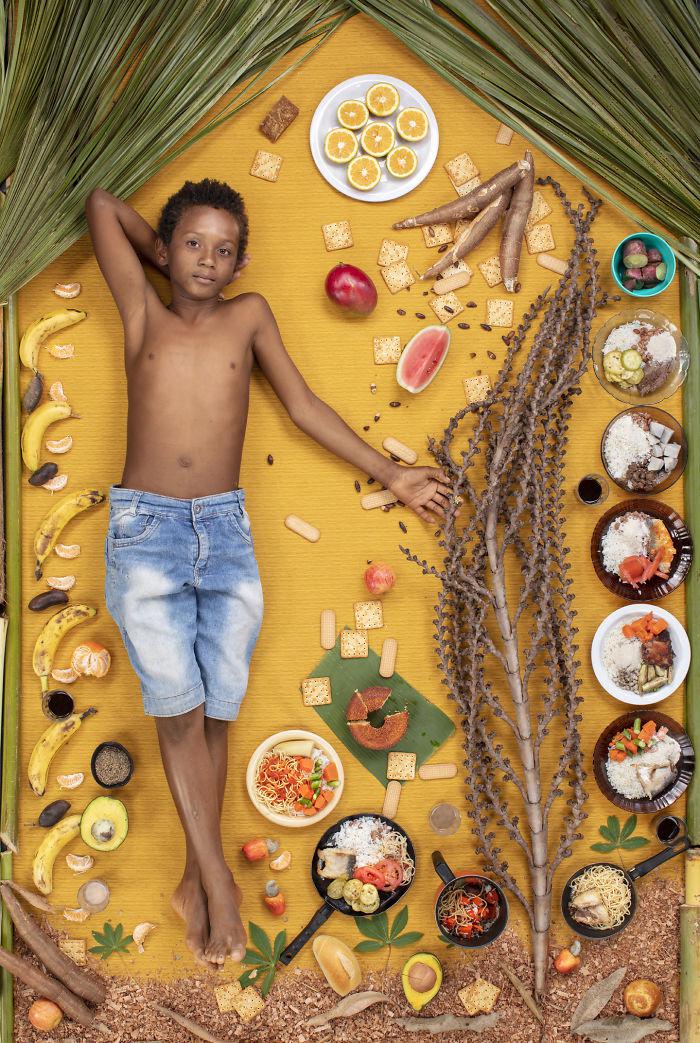 Brazīlija Autors: matilde Lūk, ko nedēļas laikā apēd bērni dažādās pasaules valstīs