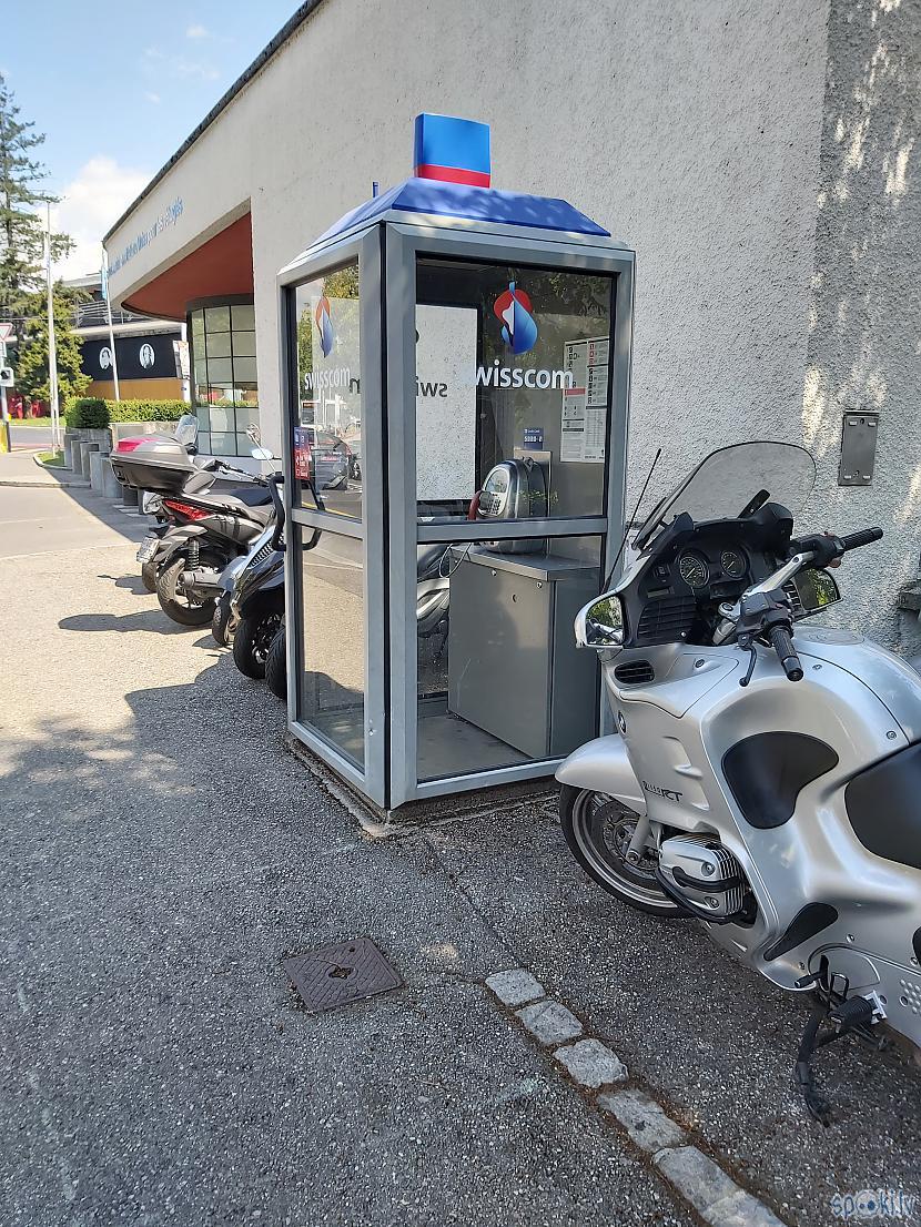 Telefona būdiņa Dienas gaitā... Autors: The Diāna Ženēva bildēs