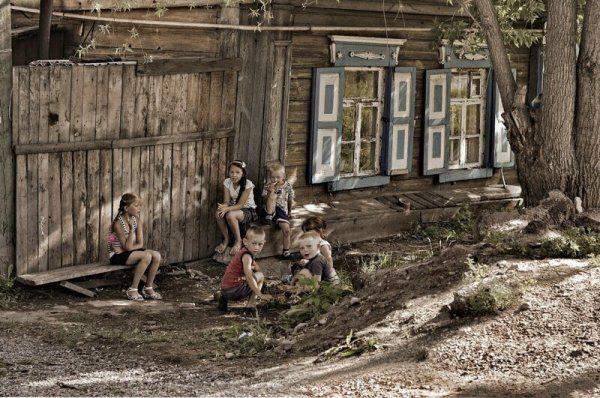  Autors: Fosilija Emociju pilni attēli no viena Krievijas ciematiņa