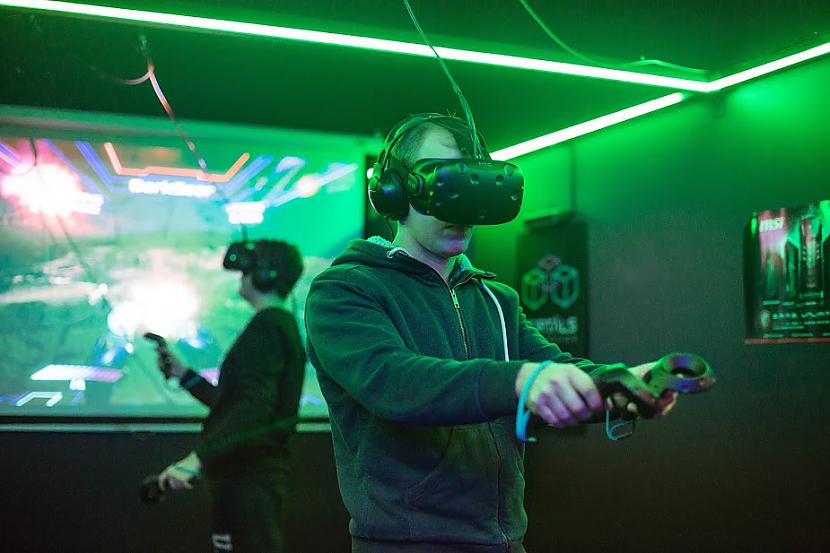  Autors: EV1TA Latvijā pirmā virtuālās realitātes izklaides studija jeb «VR arcade»
