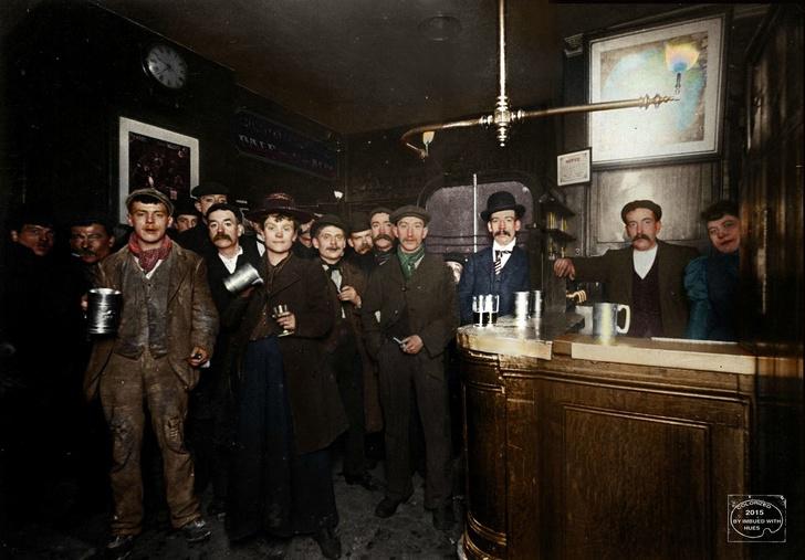 Kā varēja izskatīties bārs... Autors: Lestets 19 iekrāsotas fotogrāfijas, kas parāda dzīvi pirms 100 gadiem