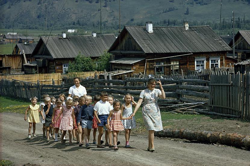 Province Kāds ciemats... Autors: Lestets Īstais PSRS amerikāņa fotogrāfijās
