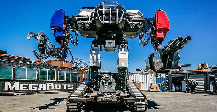 Tātad scarononakt scaronī... Autors: spoks0 Šonakt kāds par 170 000 USD iegādājies gigantisku MegaBots kaujas robotu.