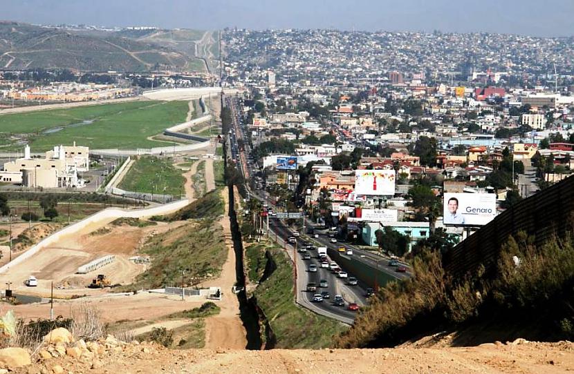 Meksikas un ASV robeža Autors: Krixee Fascinējošo bilžu izlase 2