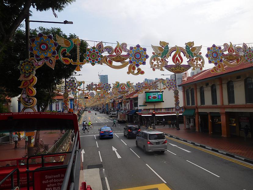  Autors: turistsr@speles Singapūra...