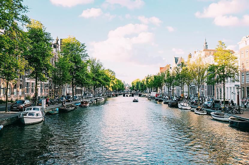 Nīderlande Velosipēdi nav tik... Autors: Lestets 10 valstu iedzīvotāji dalās ar kaitinošākajām lietām par tūristiem