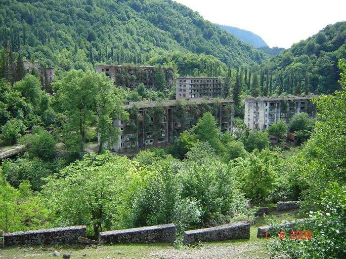  Autors: Fosilija Kad daba uzvarēja cīņā pret civilizāciju... 🌳🌴🍀