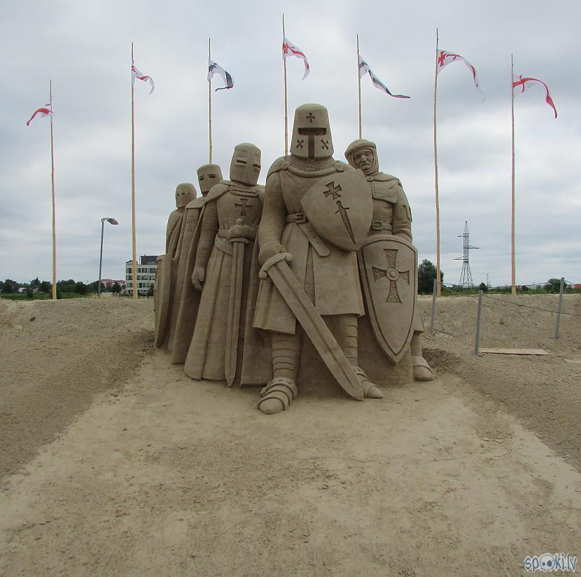  Autors: pyrathe Smilšu skulptūras Jelgavā