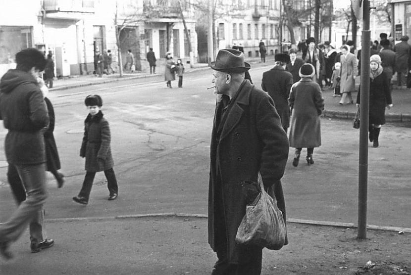 Ievērtējam sen pazuduscarono... Autors: Lestets PSRS laiku Kijevas ikdiena kādreiz aizliegtajās fotogrāfijās
