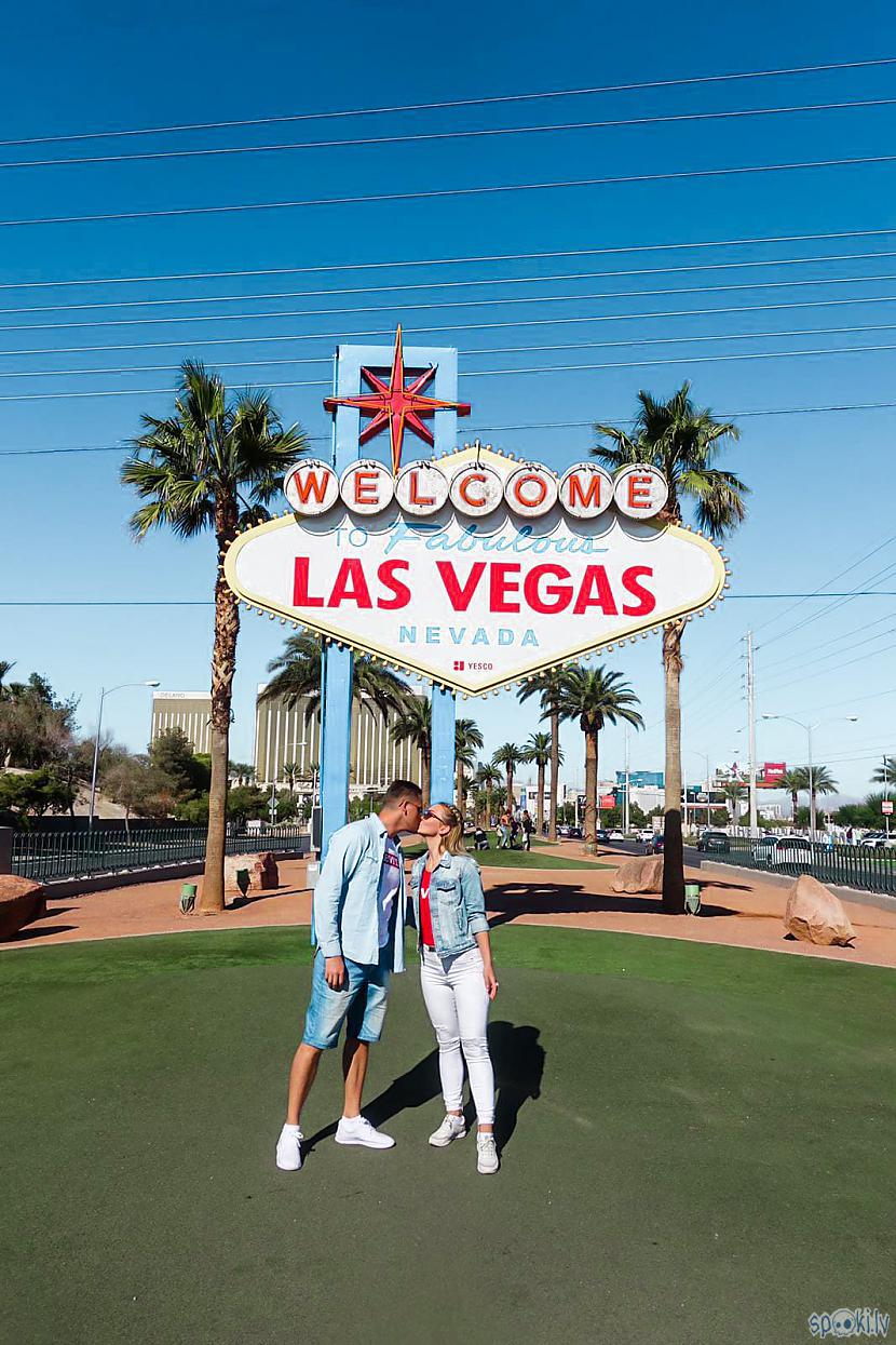 Las Vegasa Autors: Ceļoarediju Kā mēs apceļojām apkārt pasaulei.