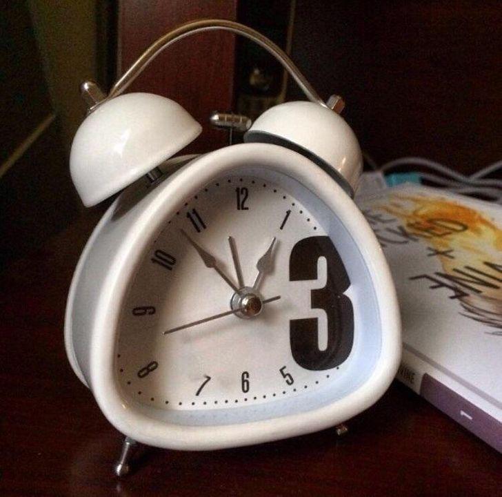 Kad pulkstenis rāda trīs jau... Autors: The Diāna 28 reizes, kad dizaineris aizmirsa pielietot veselo saprātu
