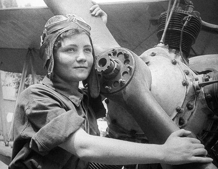Sieviete pilote PSRS 1930 gadi Autors: Zibenzellis69 Dažādas retas, vēsturiskas fotogrāfijas, kas var mainīt tavu uzskatu par pagātni