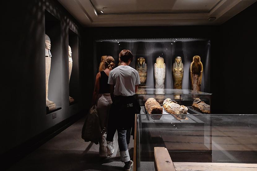 Ēģiptologs Zahi Hawass un viņa... Autors: The Diāna Ēģiptē atrastas 50 «nolādētas» mūmijas un Mirušo grāmata