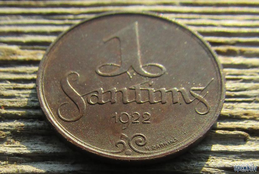 Apakscarona redzams monētas... Autors: pyrathe Visas 1. Latvijas Republikas monētas