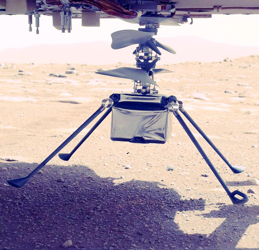  Autors: Strāvonis Marsa lidaparāts
