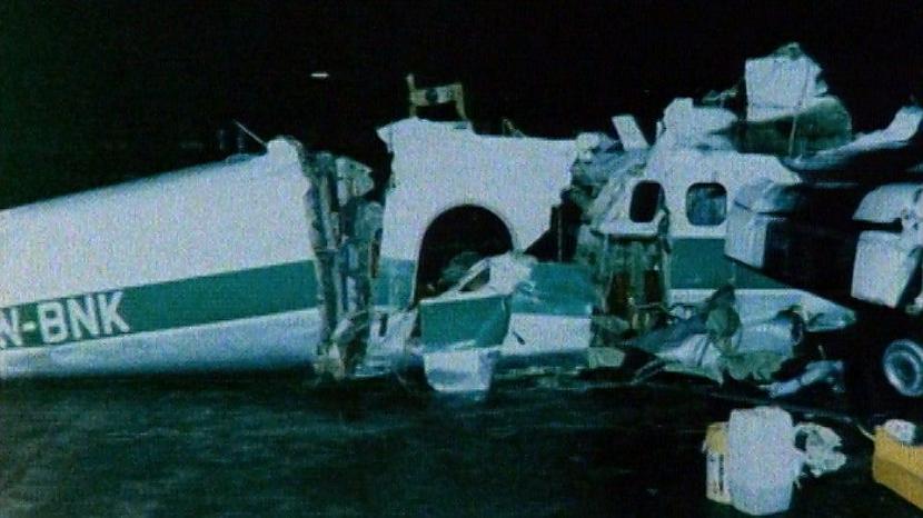 Wideroslashe reiss 933... Autors: Testu vecis Komerciālo lidaparātu katastrofu bildes (Astoņdesmitie) 1980.-1985.g