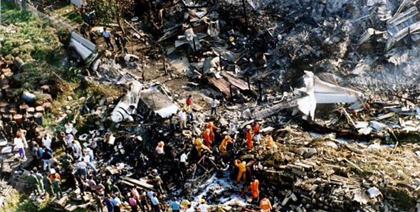 Malaysia Airlines reiss 2133... Autors: Testu vecis Komerciālo lidaparātu katastrofu bildes (Deviņdesmitie) 1994.-1999.g