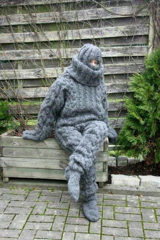 Un tagad radoscaroni cilvēki... Autors: Zibenzellis69 Ziema ir pienākusi – laiks silti saģērbties. Smieklīgākās ziemas drēbes