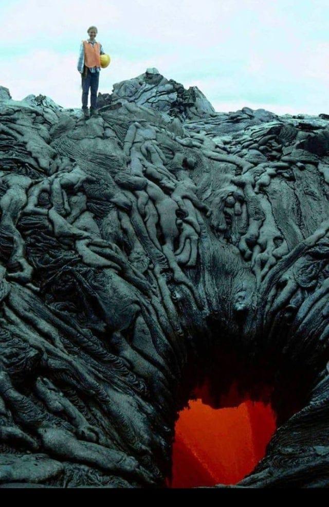 Cietie lavas veidojumi... Autors: Zibenzellis69 17 fotogrāfijas, kurās izskatās biedējošas, bet nenotiek nekas īsti bīstams